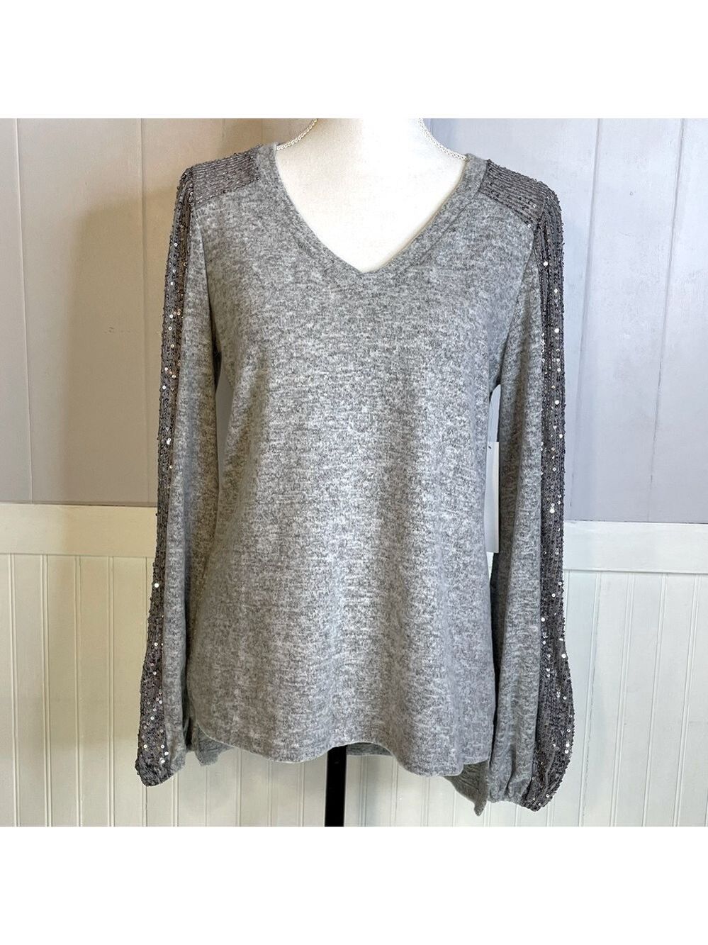 Beautiful gray silver sequin balloon sleeves top sweater blouse
